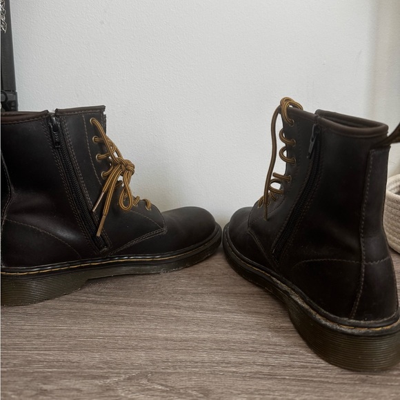 Dr. Martens 1460Y Leather Boots Brown LaceUp Men’s 6 Women’s 7 JY004 SH08V Fall - Picture 4 of 8